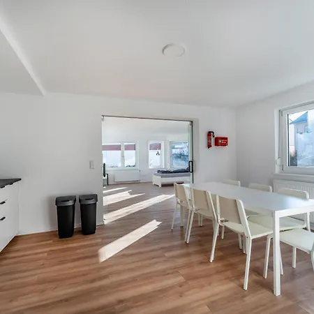 Modernisiertes Haus Mit Drei