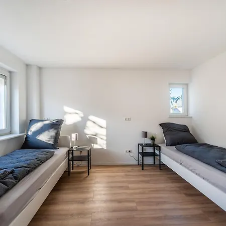 Modernisiertes Haus Mit Drei *